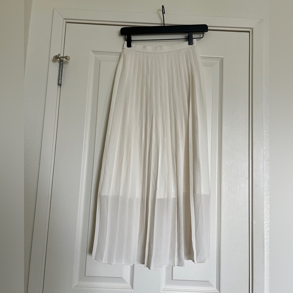 Uniqlo Pleated Midi Skirt